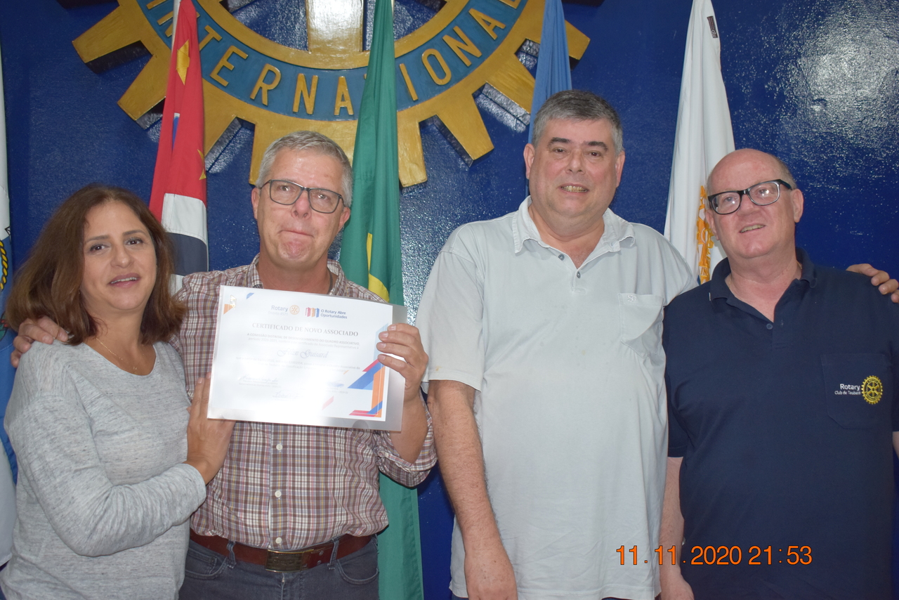 Rotary Club de Taubaté recebe novo associado: fazer o bem é a diferença
