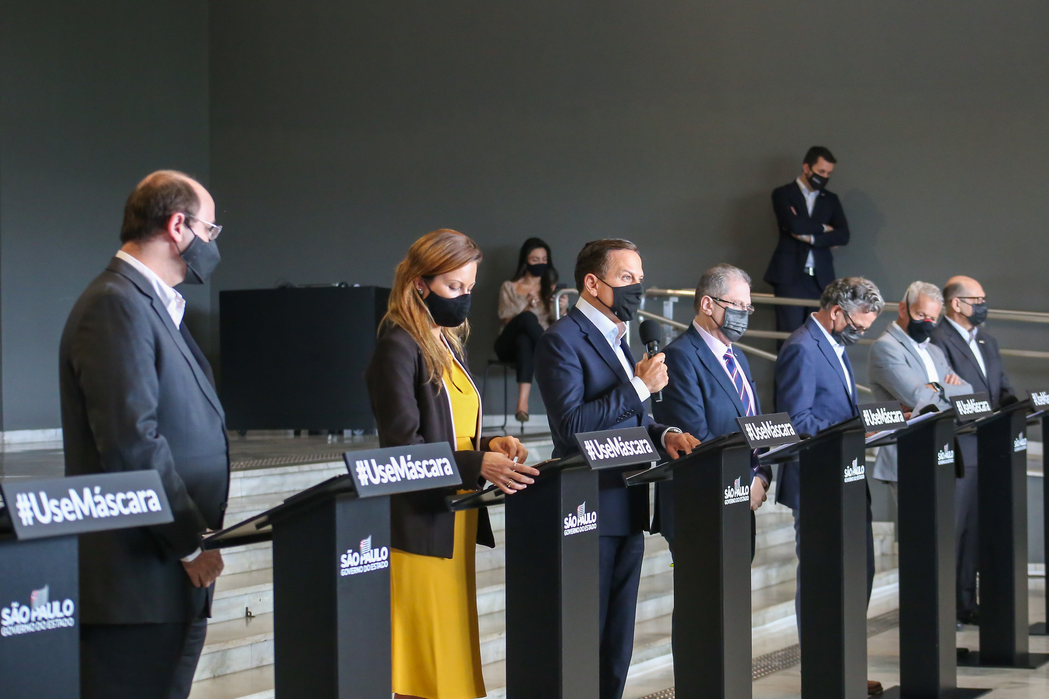 Estado e 62 prefeituras se reúnem após alerta em indicadores de pandemia