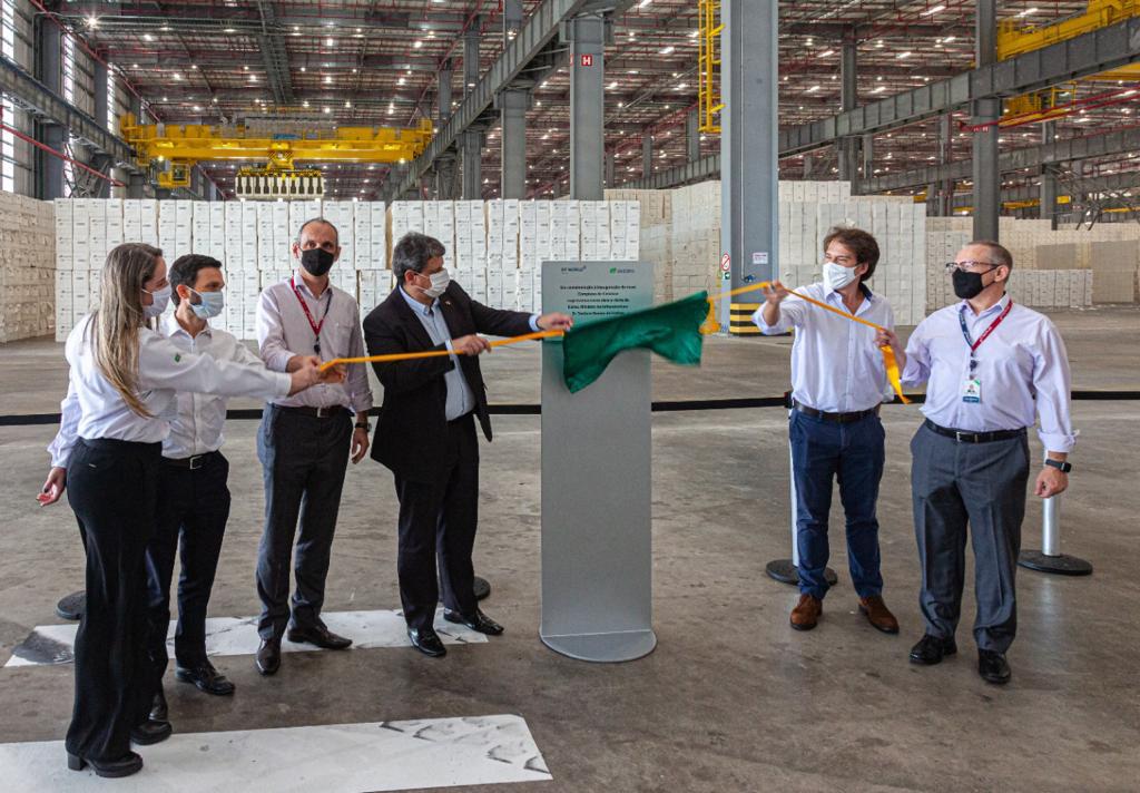 Suzano recebe Ministro da Infraestrutura em seu mais novo complexo de movimentação de celulose