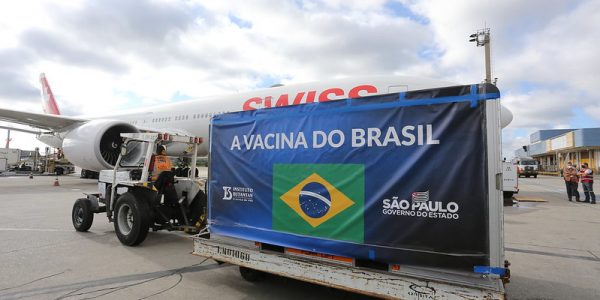 Governo de SP vai distribuir 4,5 milhões de doses da vacina do Butantan para o Brasil