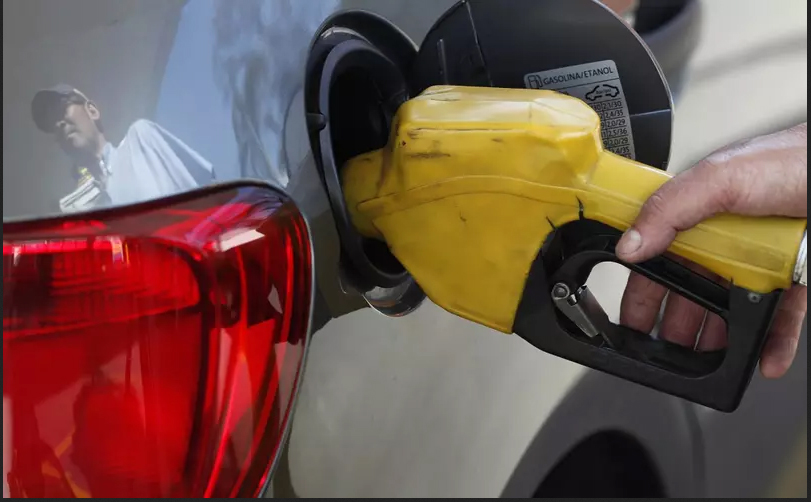 Preço da gasolina sobe no Brasil e passa de R$5/litro em fevereiro