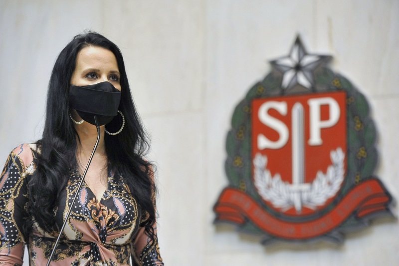 Deputada Leticia Aguiar pede inclusão de PCDs no grupo prioritário da vacina