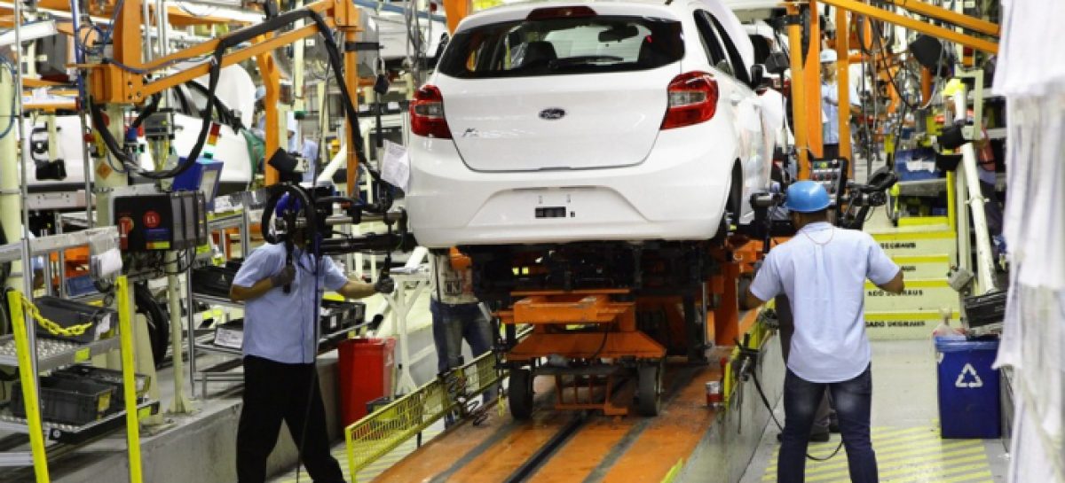 Trabalhadores aprovam disponibilidade ao trabalho na Ford em Taubaté