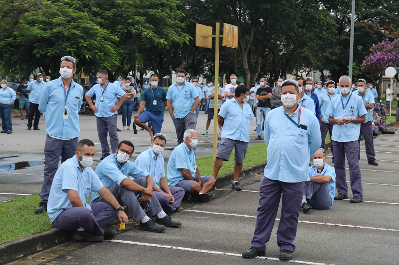 Trabalhadores aprovam luta por indenização justa na Ford Taubaté