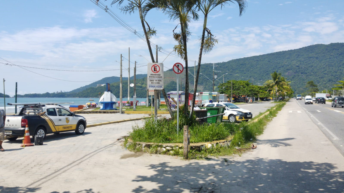 Diretoria de Trânsito informa mudança de mão na avenida da praia, na Maranduba