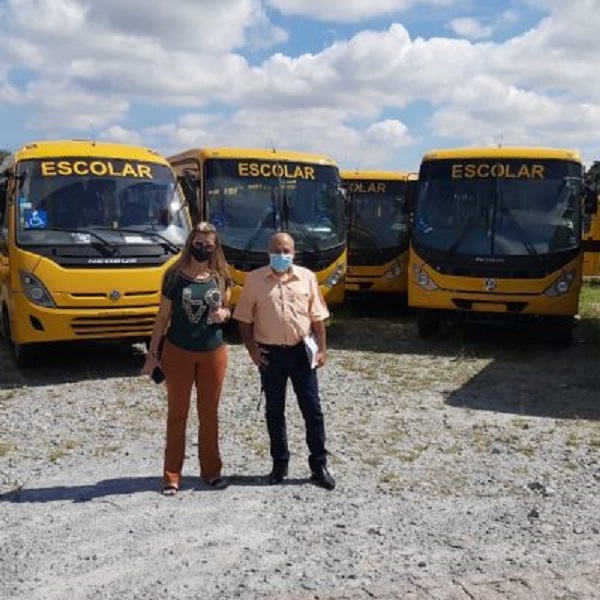 Taubaté ganha ônibus para auxiliar o transporte escolar