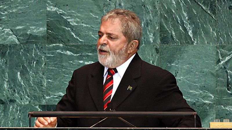 Em rede social, Lula critica atual campanha de vacinação contra a Covid-19 no Brasil