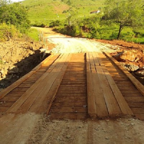 Secretaria de Obras conclui construção de ponte na zona rural