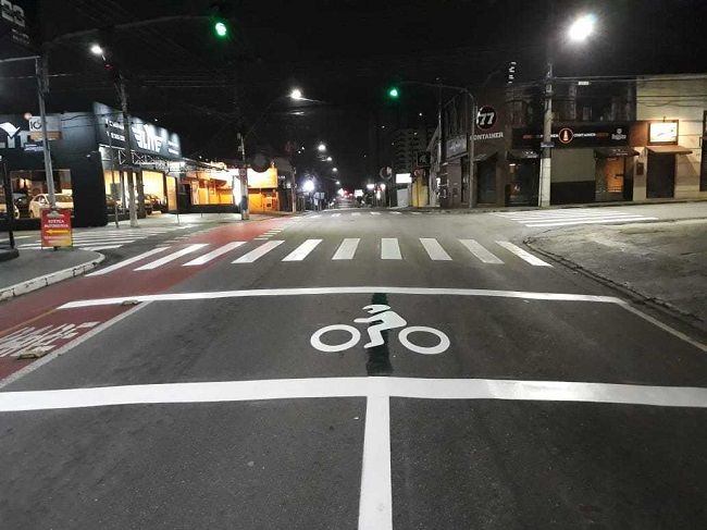 Prefeitura de Taubaté implanta cerca de 10 faixas de retenção para motociclistas