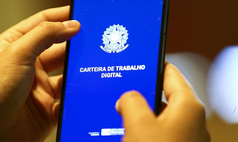 Brasil cria um milhão de vagas com carteira assinada no 1º semestre