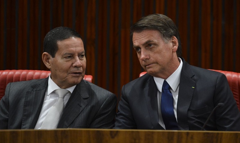 TSE irá analisar cassação da chapa de Bolsonaro após o recesso