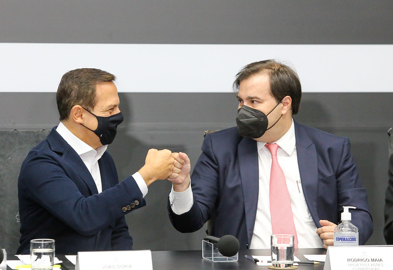 Rodrigo Maia no staf de João Doria