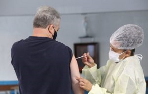 Governo reforça importância da 2ª dose contra Covid-19 antes das festas de final de ano