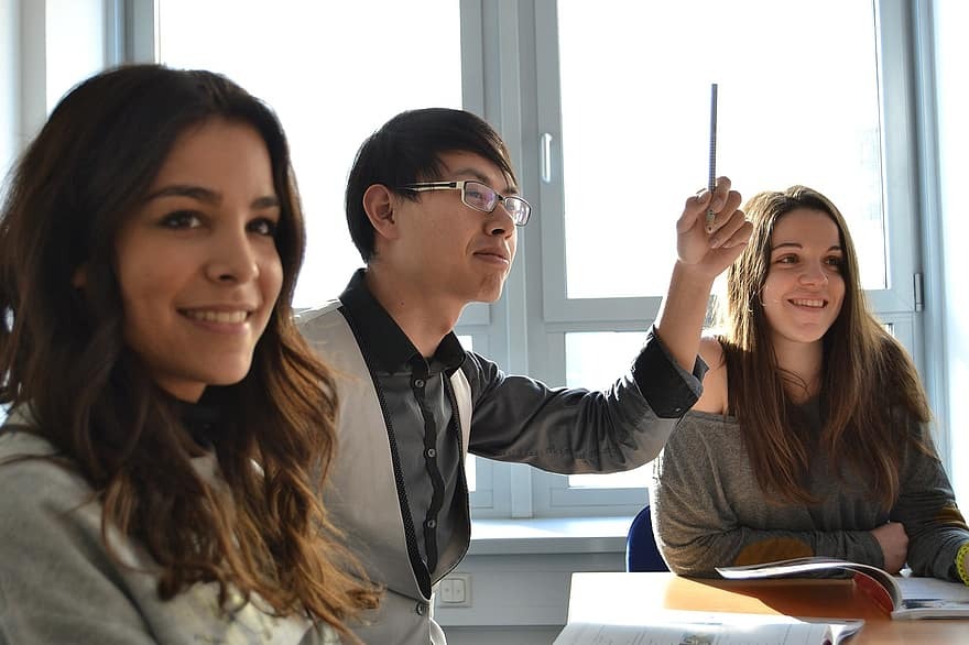 Alunos da rede pública têm até dia 19 para concorrer a bolsas de estudos em colégios particulares do Vale do Paraíba