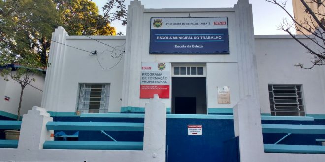 Escola do Trabalho do Centro abre 20 vagas para área da beleza