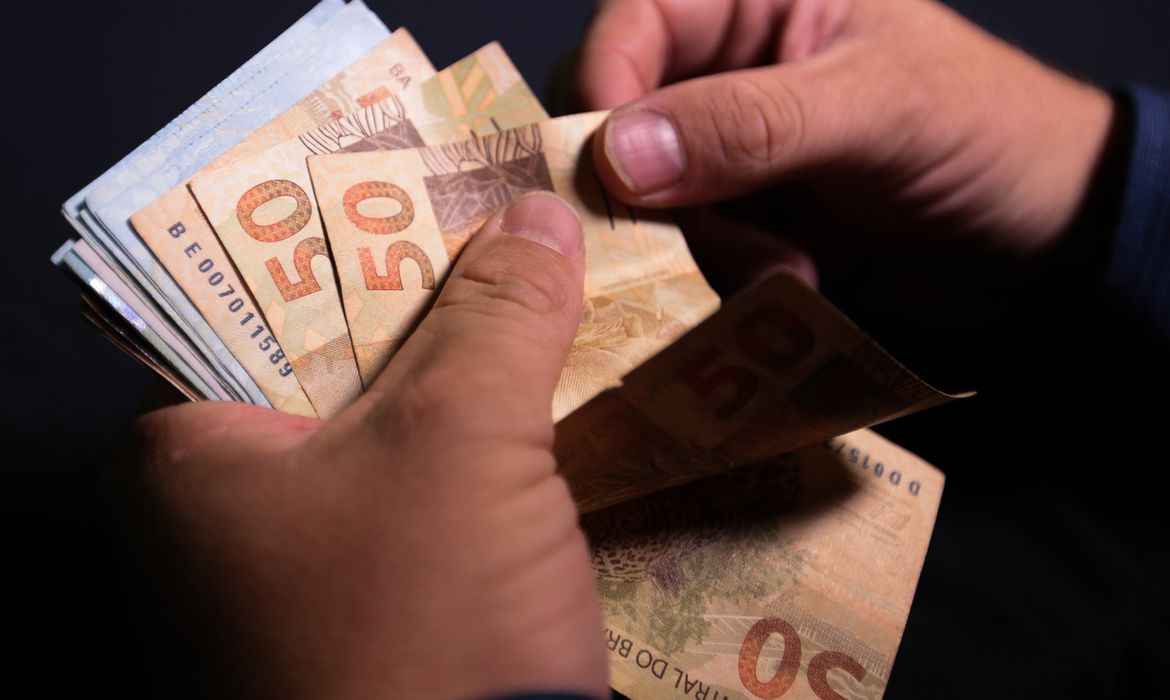Governo de São Paulo sanciona aumento do salário mínimo estadual
