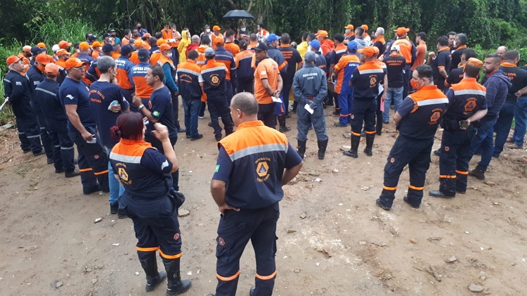 Defesa Civil do Estado capacita municípios do Vale e Litoral para atuar no verão