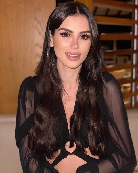 CANAL 1 – Tiago Leifert só volta no ano que vem. Talvez até na Globo. Quem sabe?