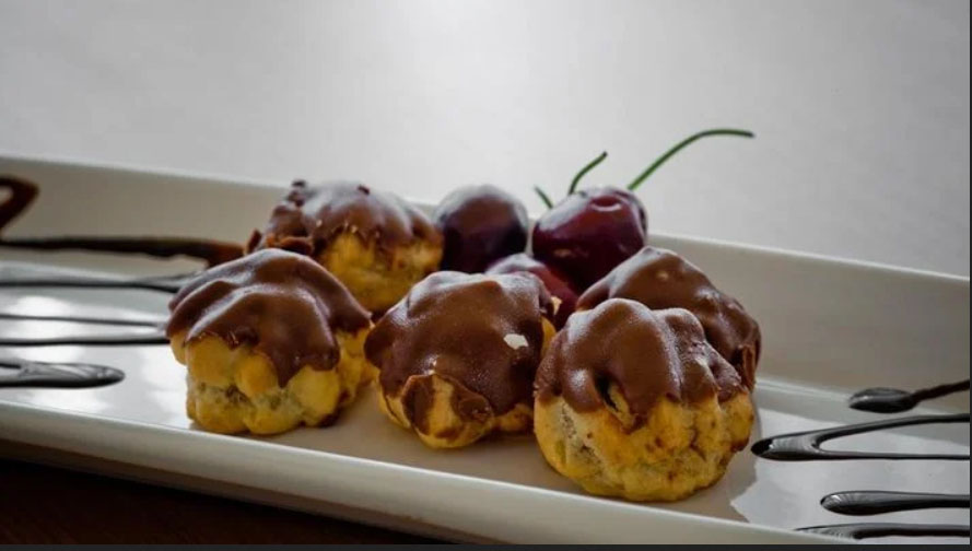 Comilanças Históricas e Atuais – O lobo e o falcão