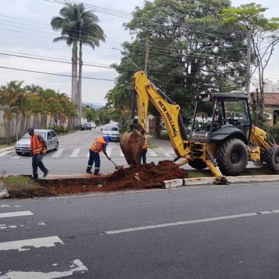 Prefeitura inicia obra para instalação de semáforo no Jardim das Nações