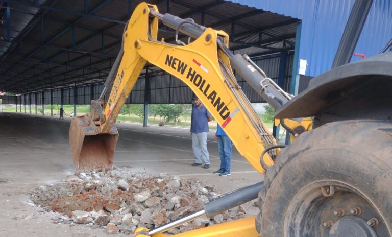 Prefeitura faz reformas na rampa de acesso no Mercatau