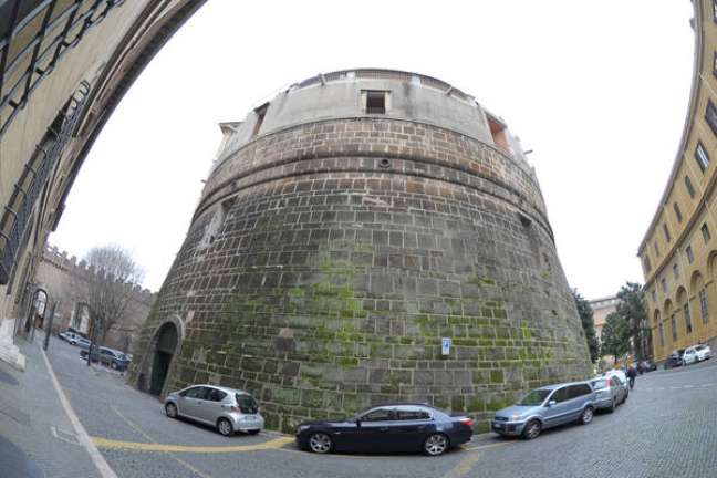 Ex-diretores do Banco do Vaticano devem devolver 40 milhões de euros