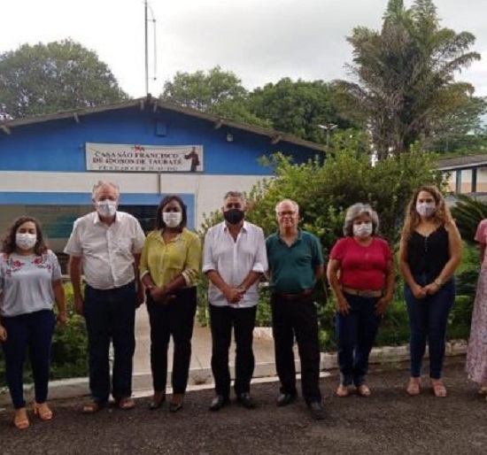 Profissionais da SEDIS visitam Casa São Francisco de Idosos de Taubaté