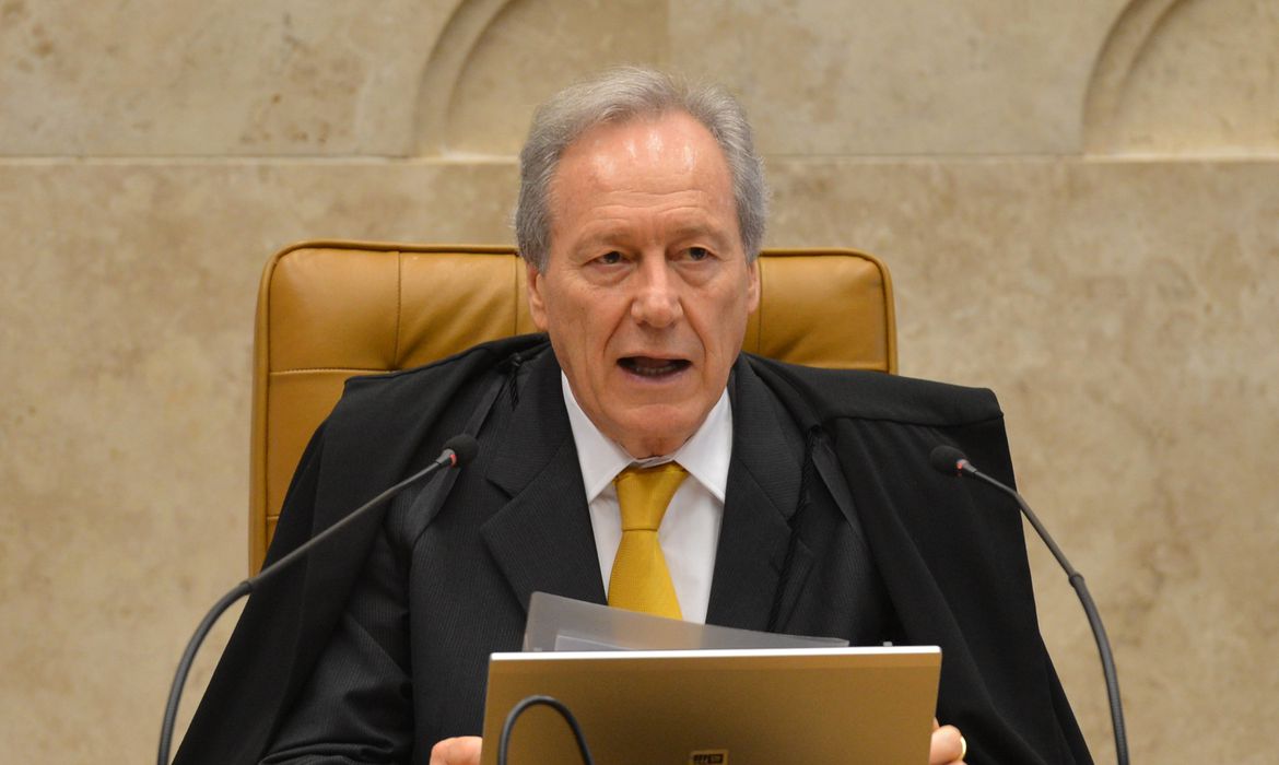 Ministro do STF proíbe uso do Disque 100 para denúncias contra ‘passaporte da vacina’