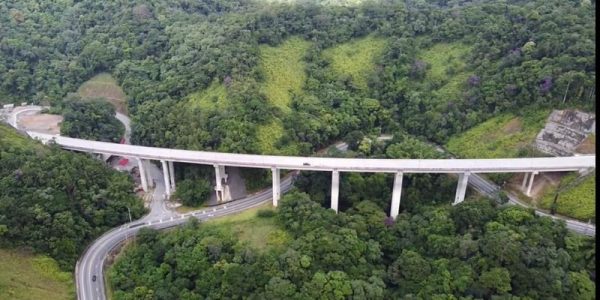 Governo de SP entrega trecho de serra da Rodovia dos Tamoios