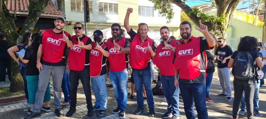 Sindmetau apoia luta dos servidores públicos em São José e Taubaté