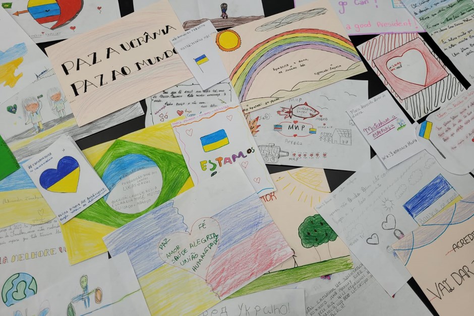 Crianças da Fundhas de São José dos Campos mandam 250 cartas para crianças da Ucrânia