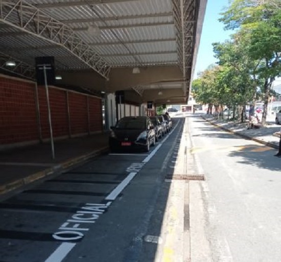 Prefeitura de Taubaté realiza alteração em via de trânsito local em frente à Rodoviária Nova