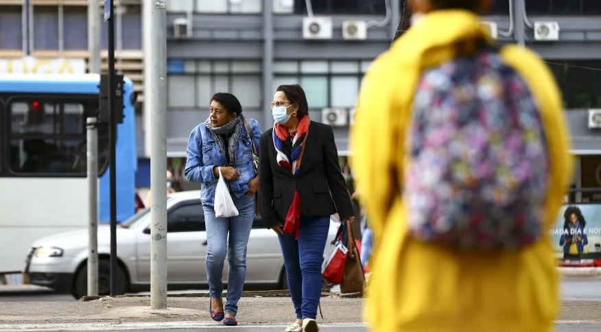 Casos de Covid-19 crescem em todas as regiões do Brasil, aponta Fiocruz
