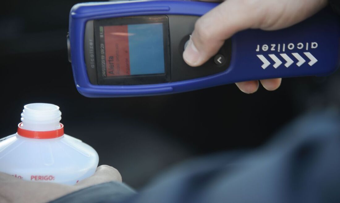 STF confirma multa para motorista que recusar bafômetro