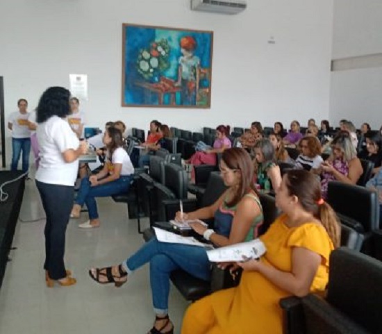 Secretaria de Educação de Taubaté realiza formações sobre “Maio Laranja”
