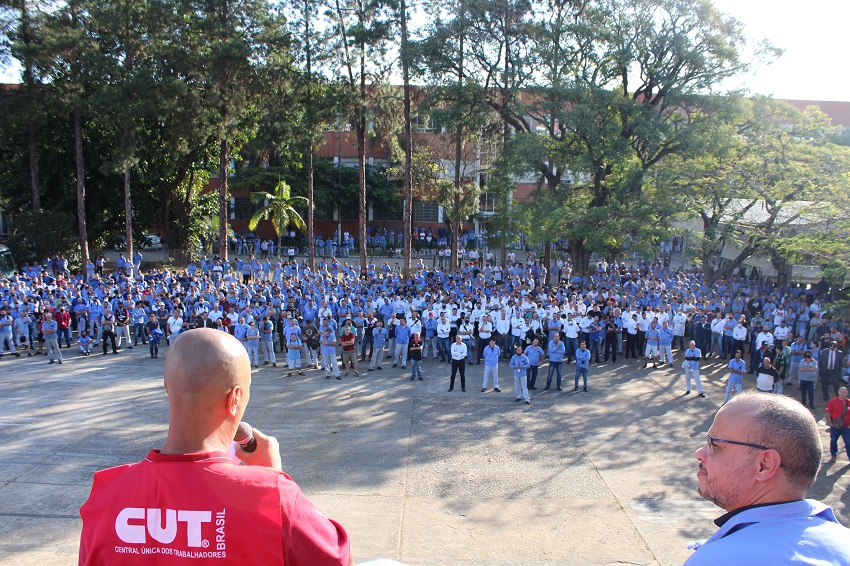 Trabalhadores aprovam acordo para 270 vagas de emprego e investimento de R$ 1 bilhão em segundo novo carro na VW Taubaté