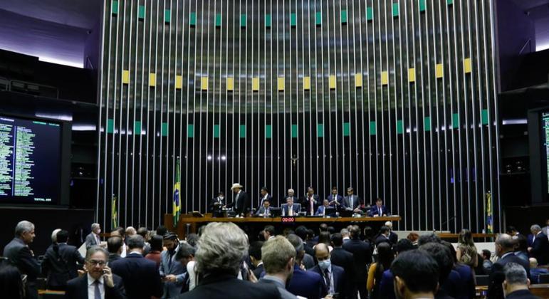 Câmara aprova PEC dos Benefícios em segundo turno