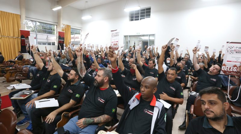 Delegados e delegadas aprovam propostas para o Plano de Lutas do Sindmetau