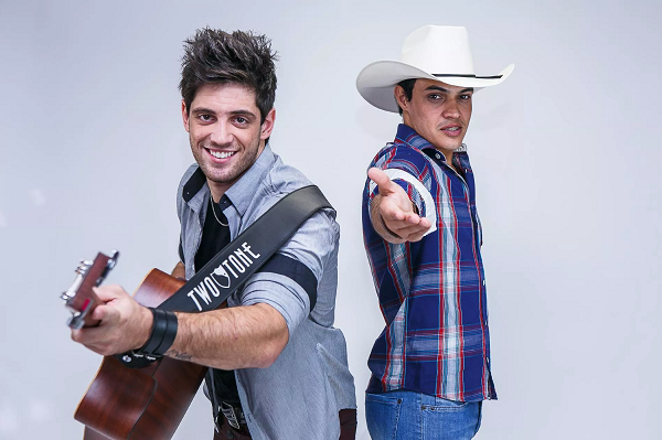 Live com dupla Talis e Welinton celebra 14 anos da construtora Sousa Araujo