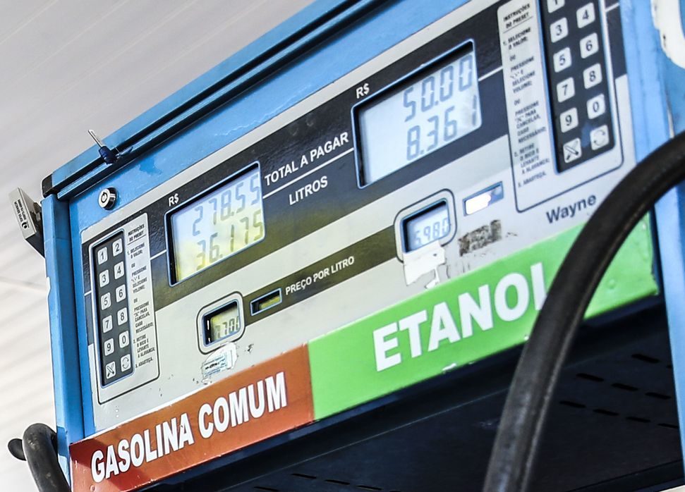 Preço da gasolina vai subir R$ 0,34, e o do etanol, R$ 0,02, diz governo