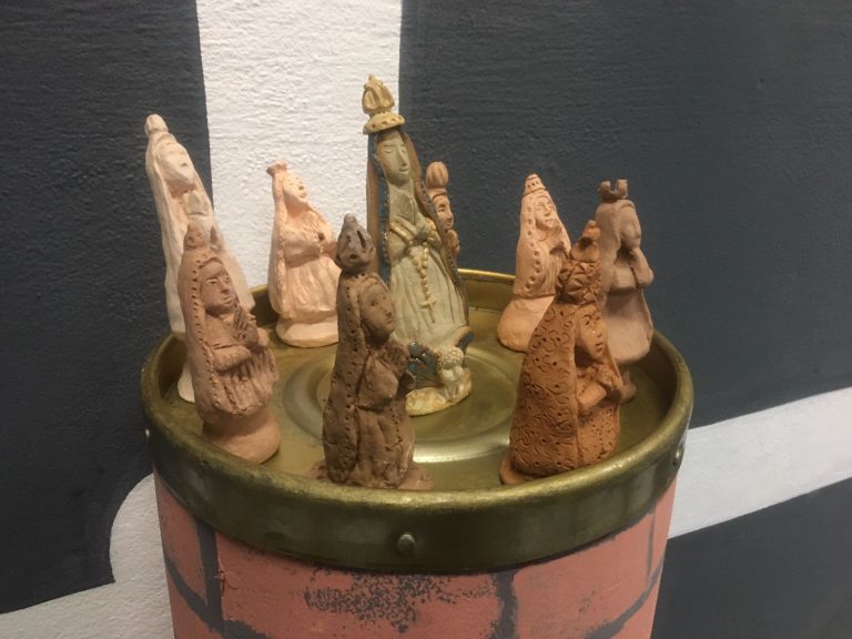 Centro Cultural de Taubaté realiza exposição de Santarias