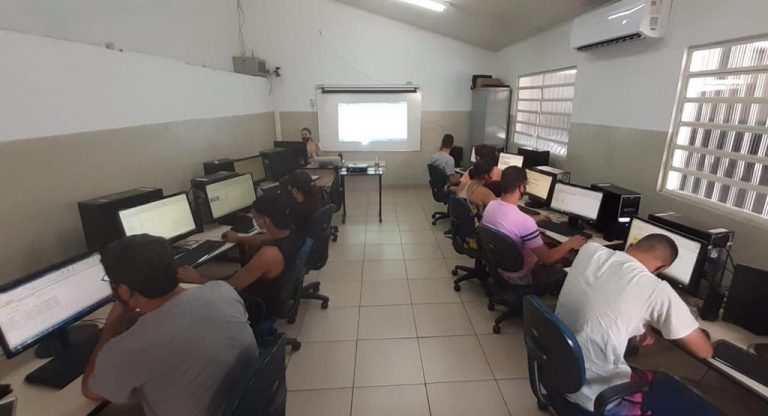Escola do Trabalho da unidade Centro abre 104 novas vagas