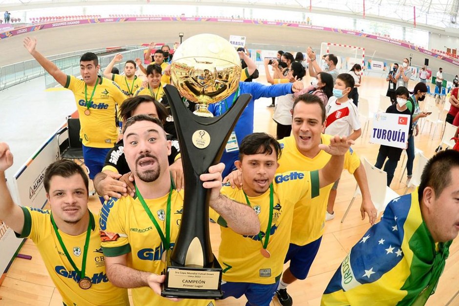 Seleção down é homenageada e faz amistoso em São José