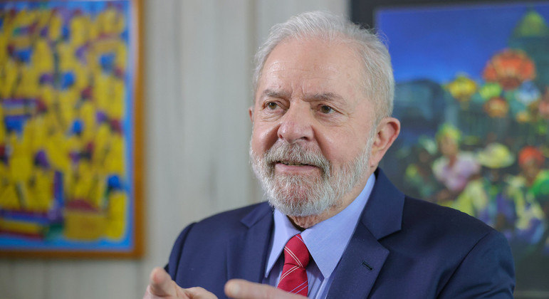 Programa de Lula para endividados deve mirar famílias com até 3 salários mínimos