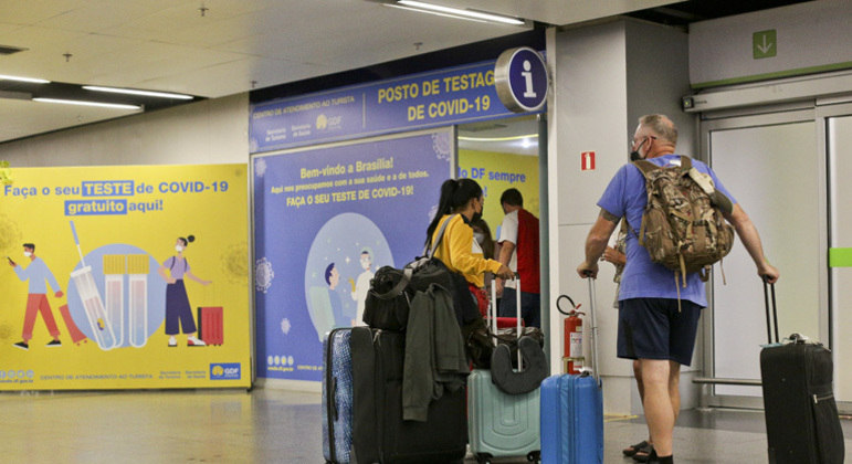Governo libera a entrada de não vacinados contra Covid no Brasil