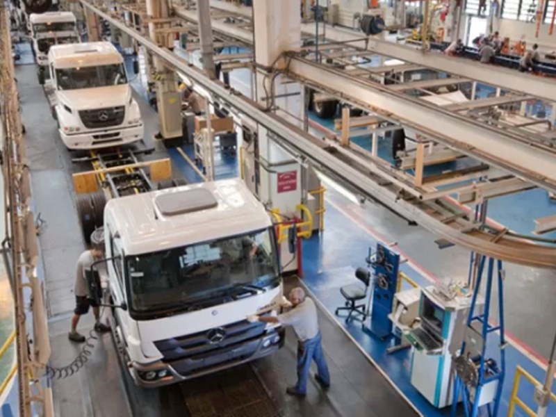 Mercedes-Benz anuncia demissão de 3,6 mil trabalhadores de fábrica em São Bernardo
