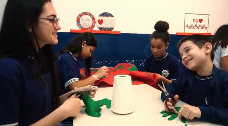 Prefeitura inaugura decoração de Natal produzida por alunos da Rede Municipal