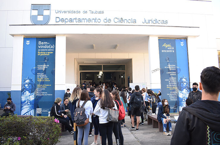 Unitau brilha com 166 estrelas em ranking do Estadão para o ensino superior