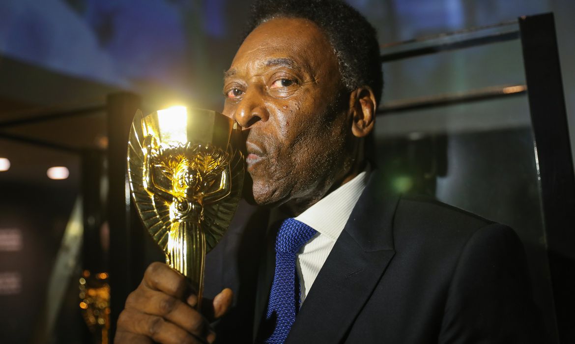 Rebatizados! Fifa anuncia primeiros estádios com nome de Pelé; veja quais são