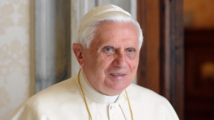 Papa emérito Bento XVI morre aos 95 anos